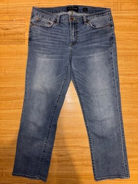 Lucky Brand Women's Straight Leg Jeans in light Blue Wash